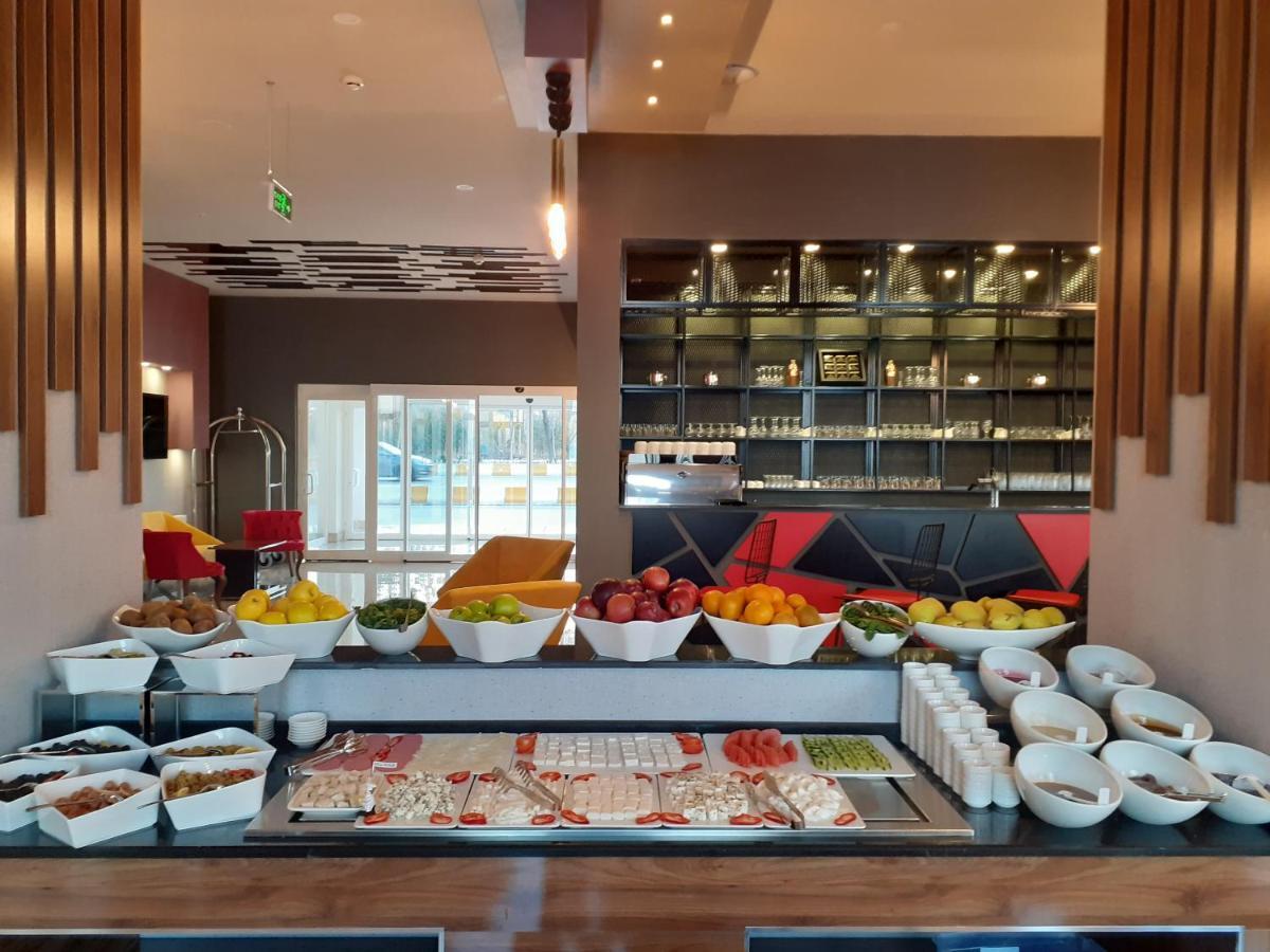 Ramada By Wyndham
